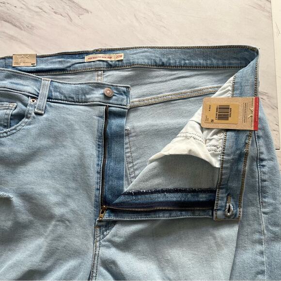 Levi's High Waisted Mom Jeans Women's 20W Distressed Blue Denim Plus Size NWT - Picture 6 of 13